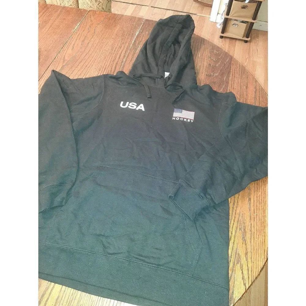 New Unisex Medium Black USA Hockey Long Sleeve Pullover Hoodie Sweatshirt NWT